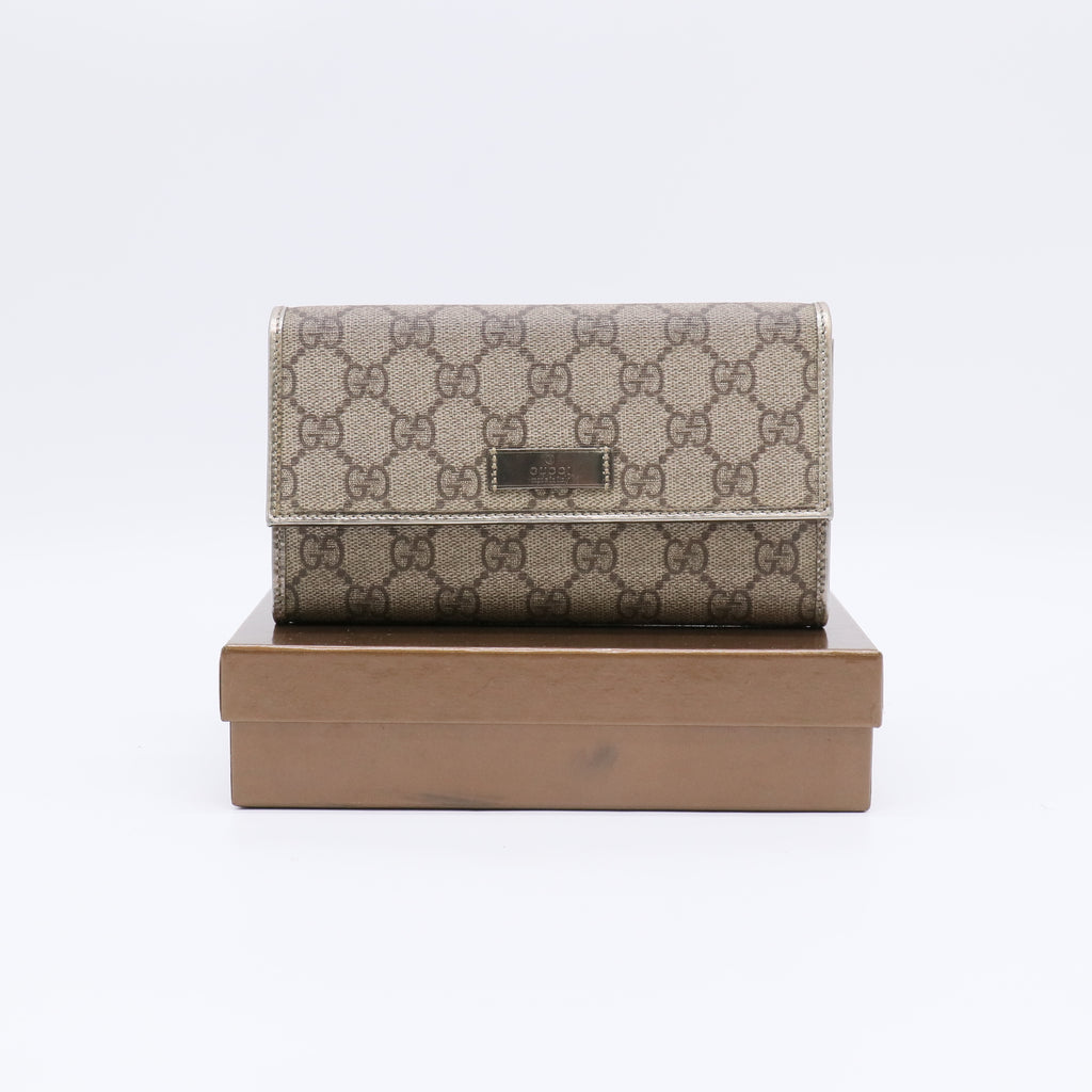 Gucci GG Canvas Metal Bar Continental Flap Wallet W20811