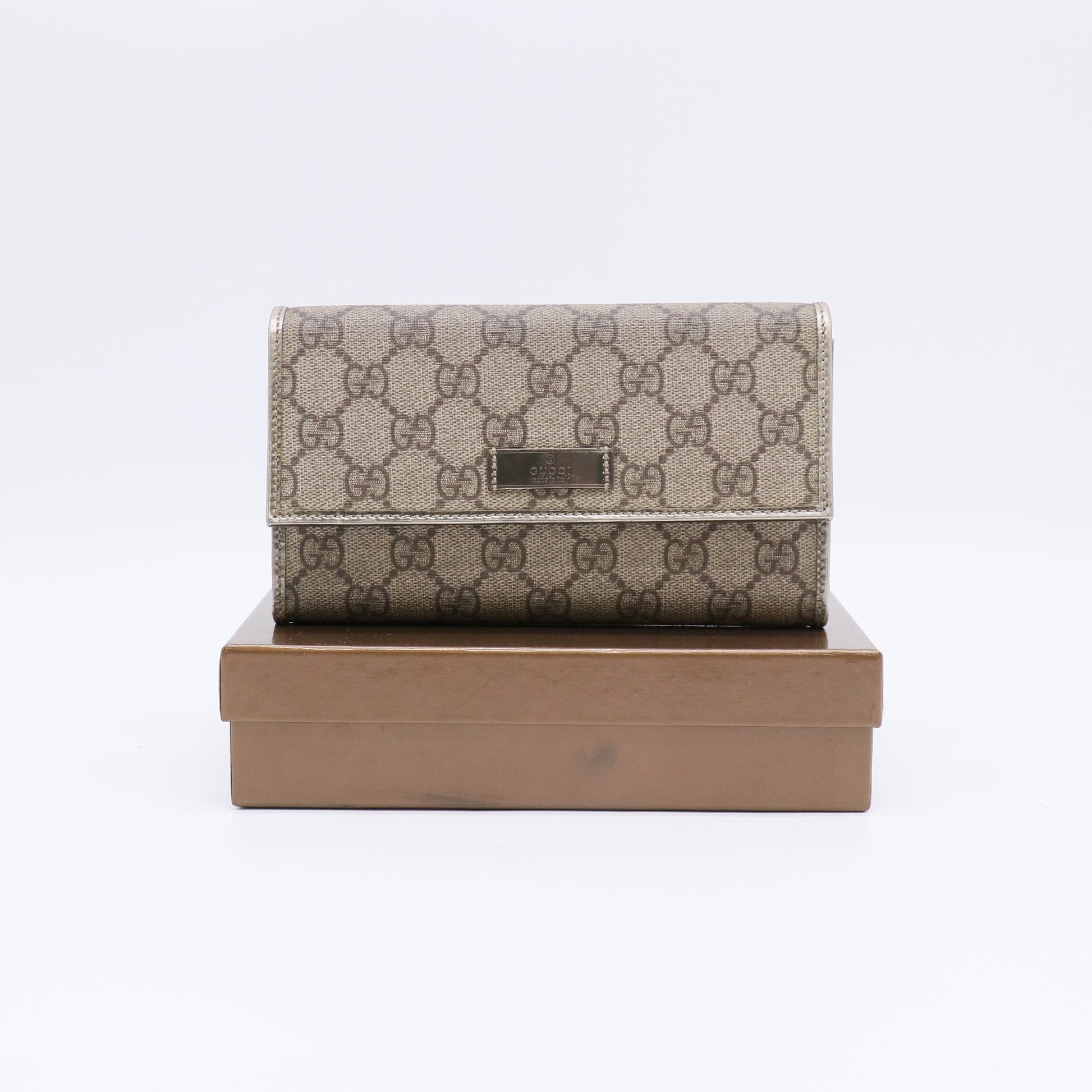 Gucci GG Canvas Metal Bar Continental Flap Wallet W20811