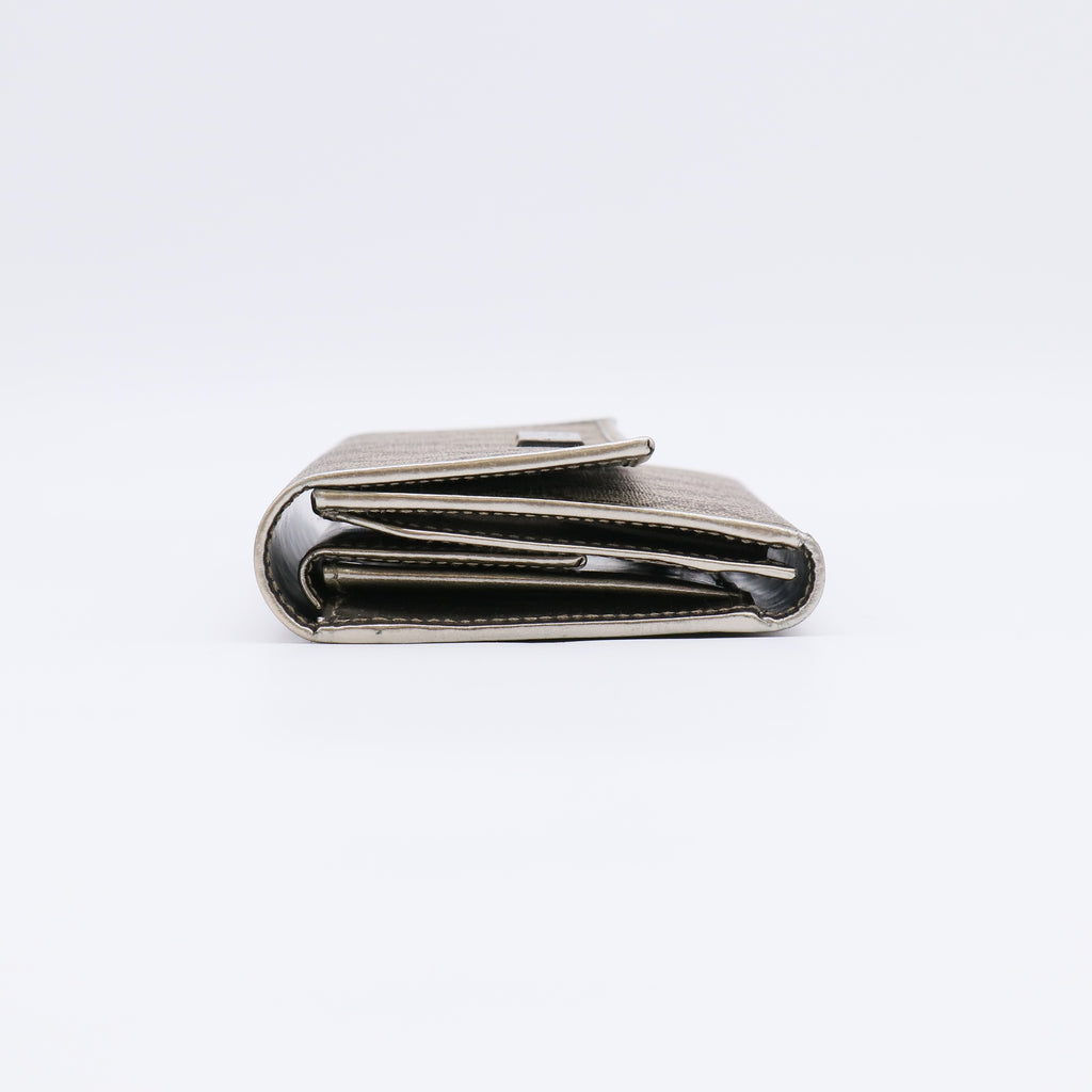 Gucci GG Canvas Metal Bar Continental Flap Wallet W20811