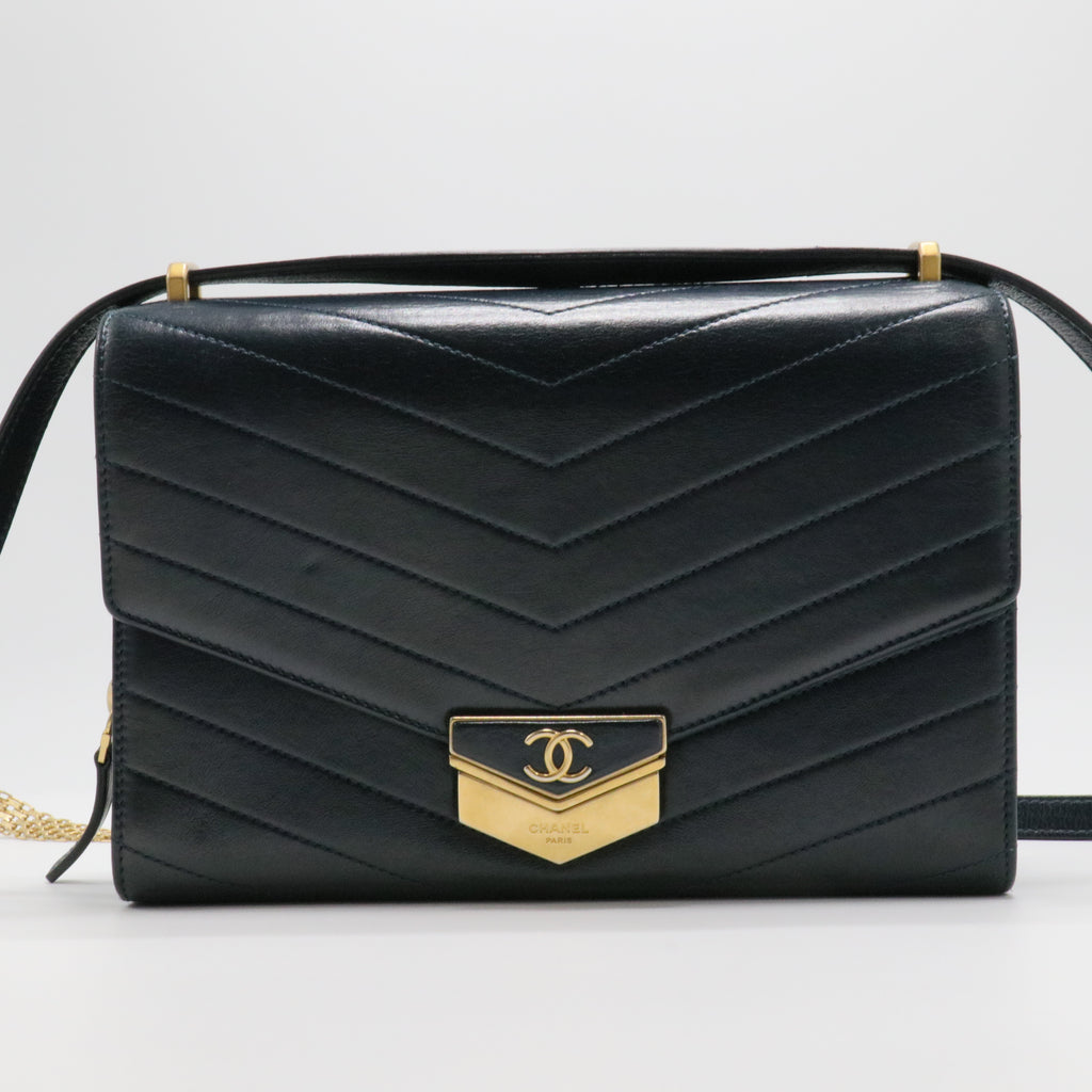 Calfskin Chevron Quilted Medal Flap Black