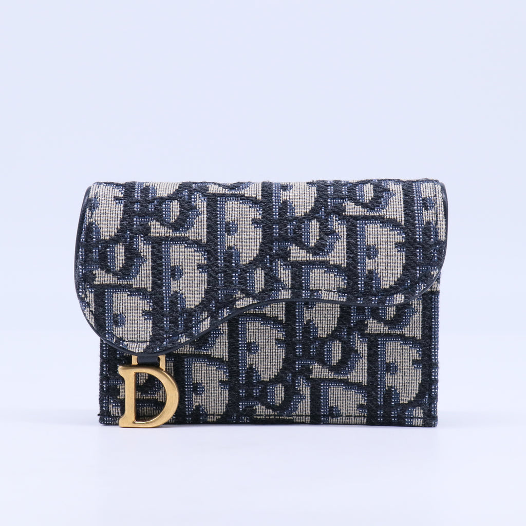 Saddle Flap Card Holder W20613