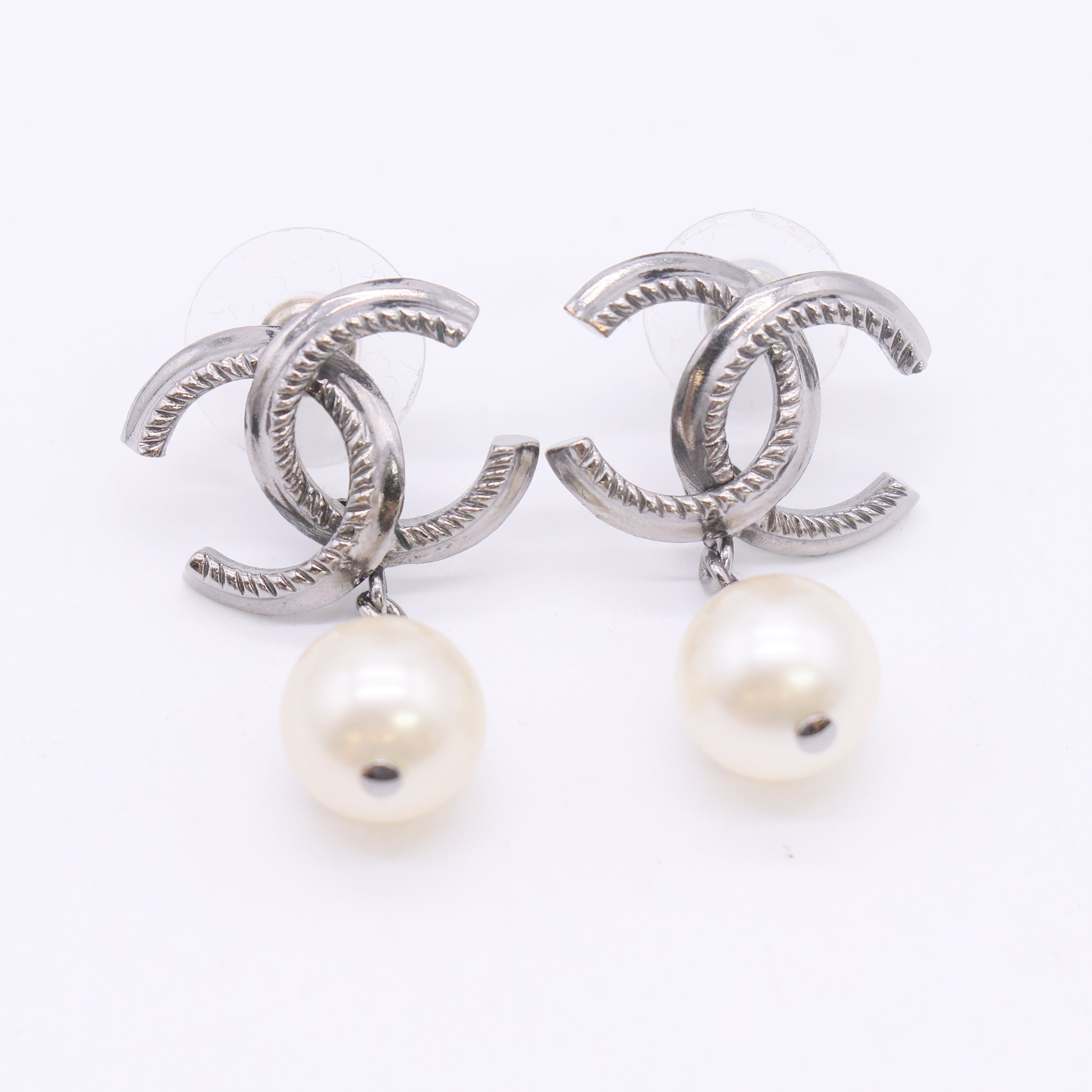 Chanel White CC Pearl Drop Earrings W22914