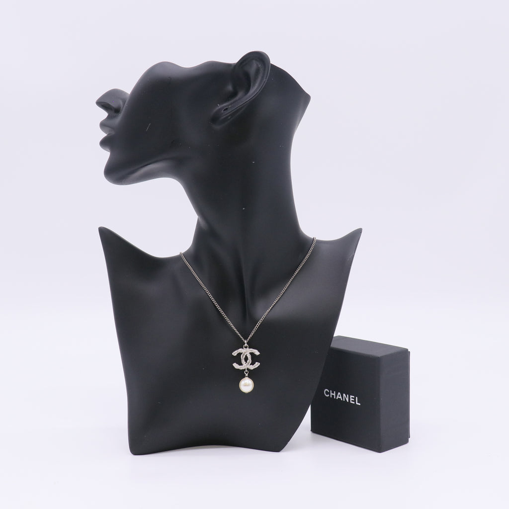 Chanel CC Faux Necklace W22943