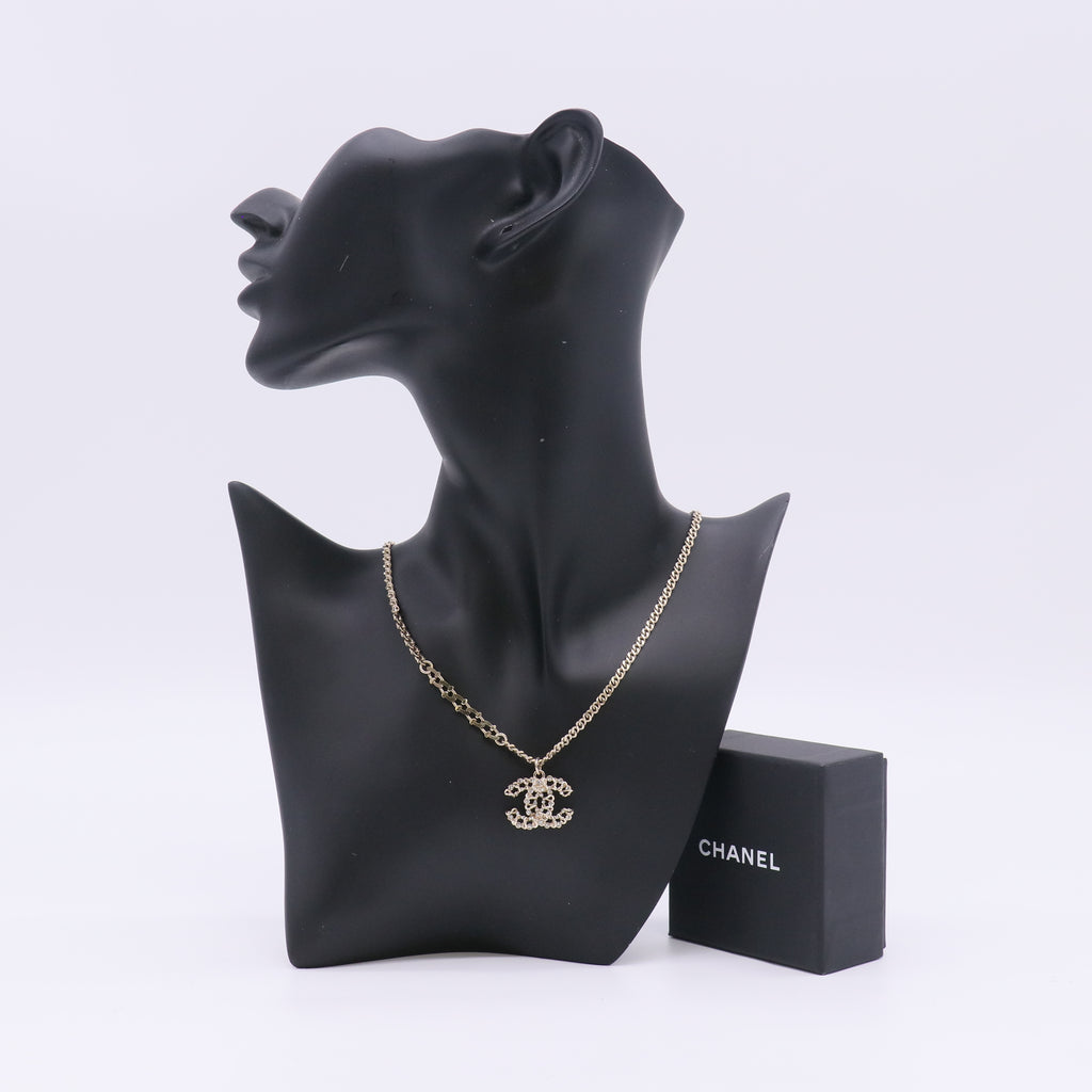 Chanel Classic CC Pendant Necklace W22932
