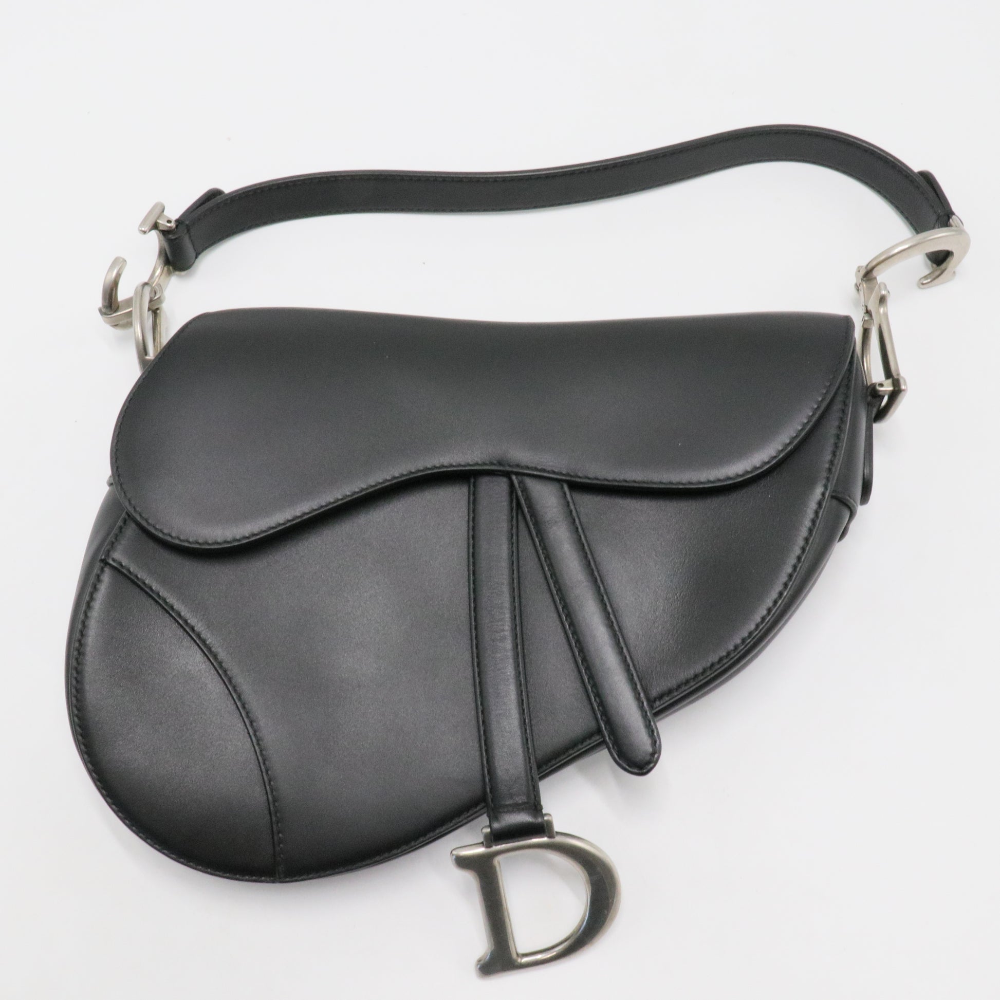 Ultra Matte Saddle Handbag Leather Medium