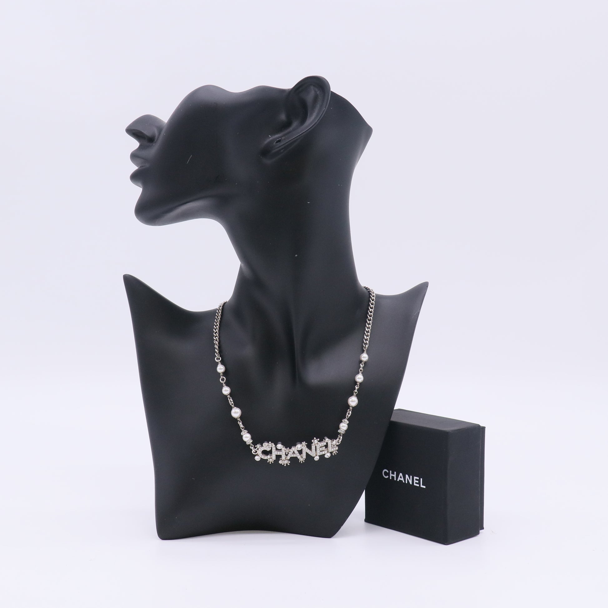Coco Mark Metal Strass Costume Pearl Necklace Silver W22913
