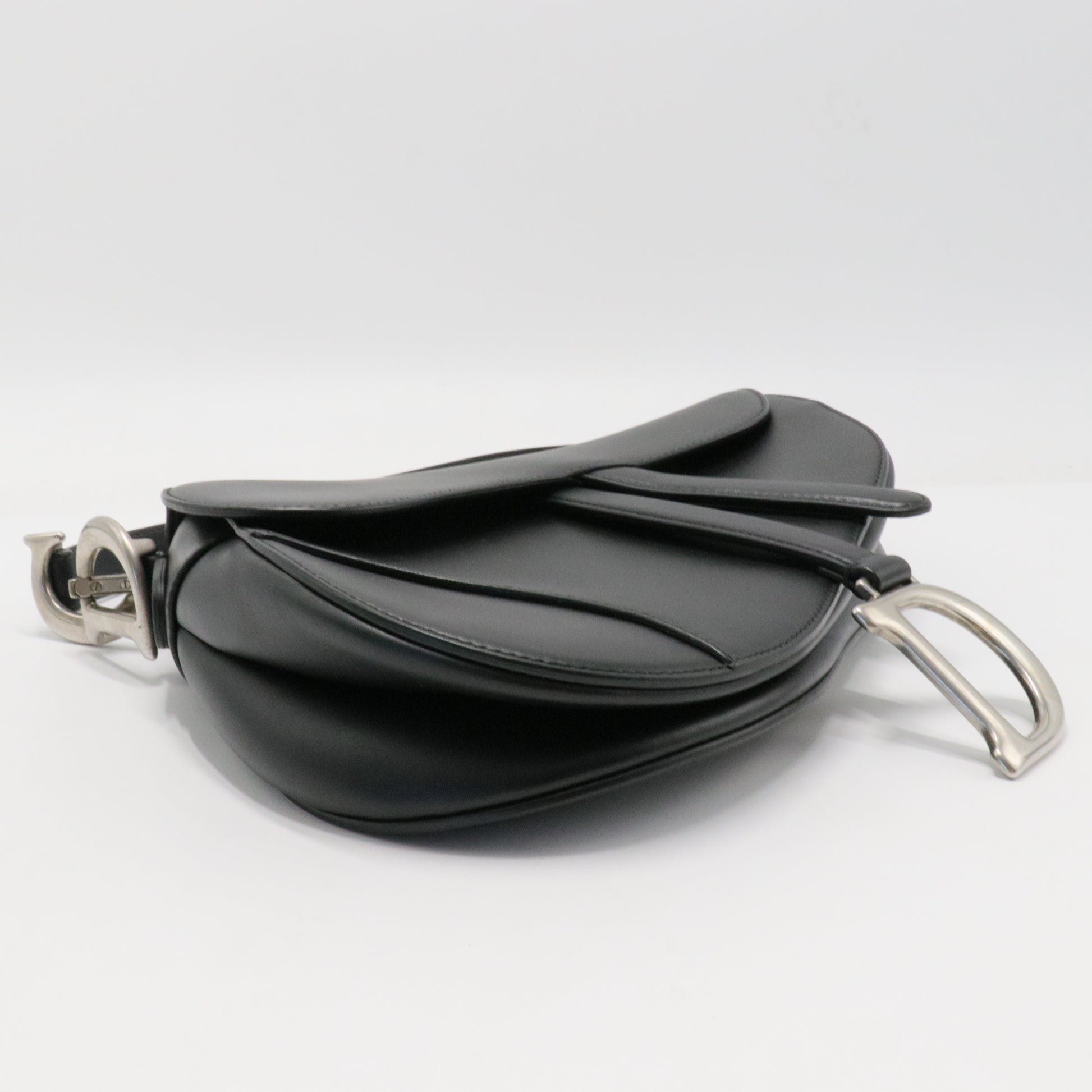 Ultra Matte Saddle Handbag Leather Medium