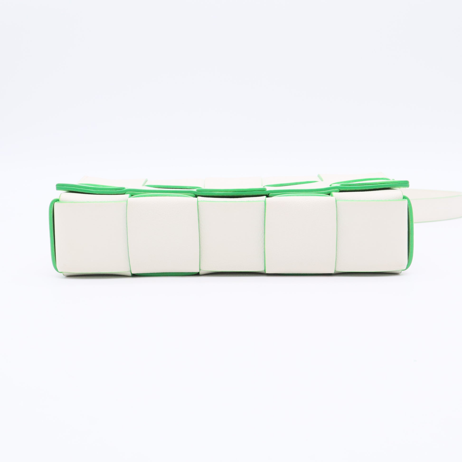 Buffalo Maxi Intrecciato Bicolor Extra Mini Cassette Crossbody Bag White Parakeet twins ldj3426