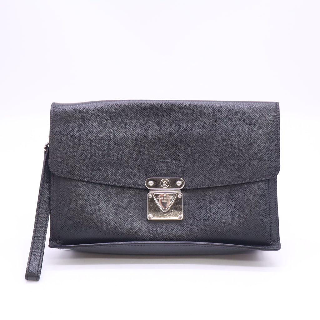 Louis Vuitton Taiga Belaia Clutch W23539