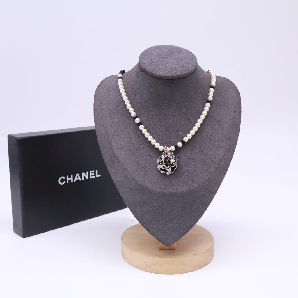 Chanel Camellia CC Imitation Station Choker Necklace W22952