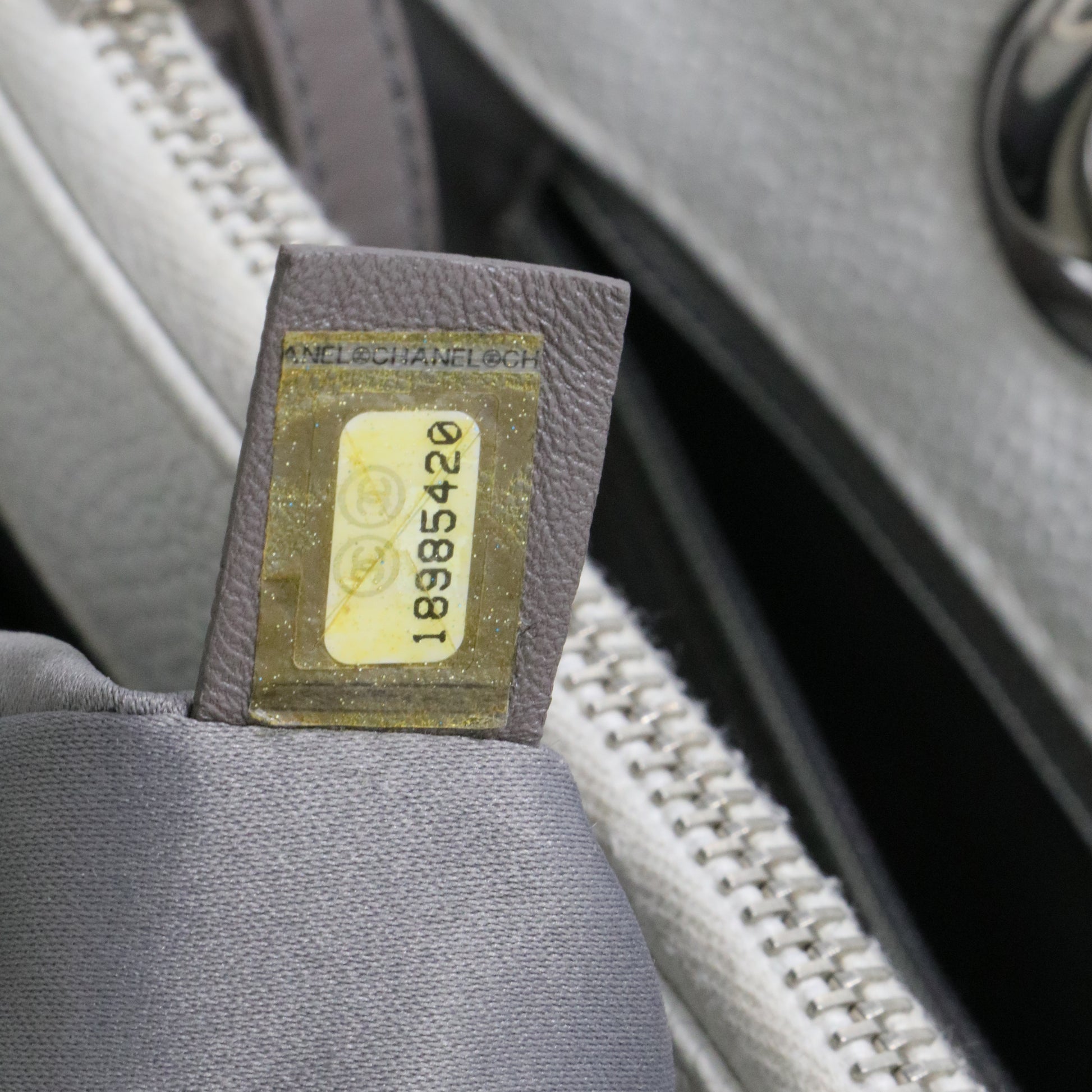 Caviar Quilted Grand Shopping Tote GST White