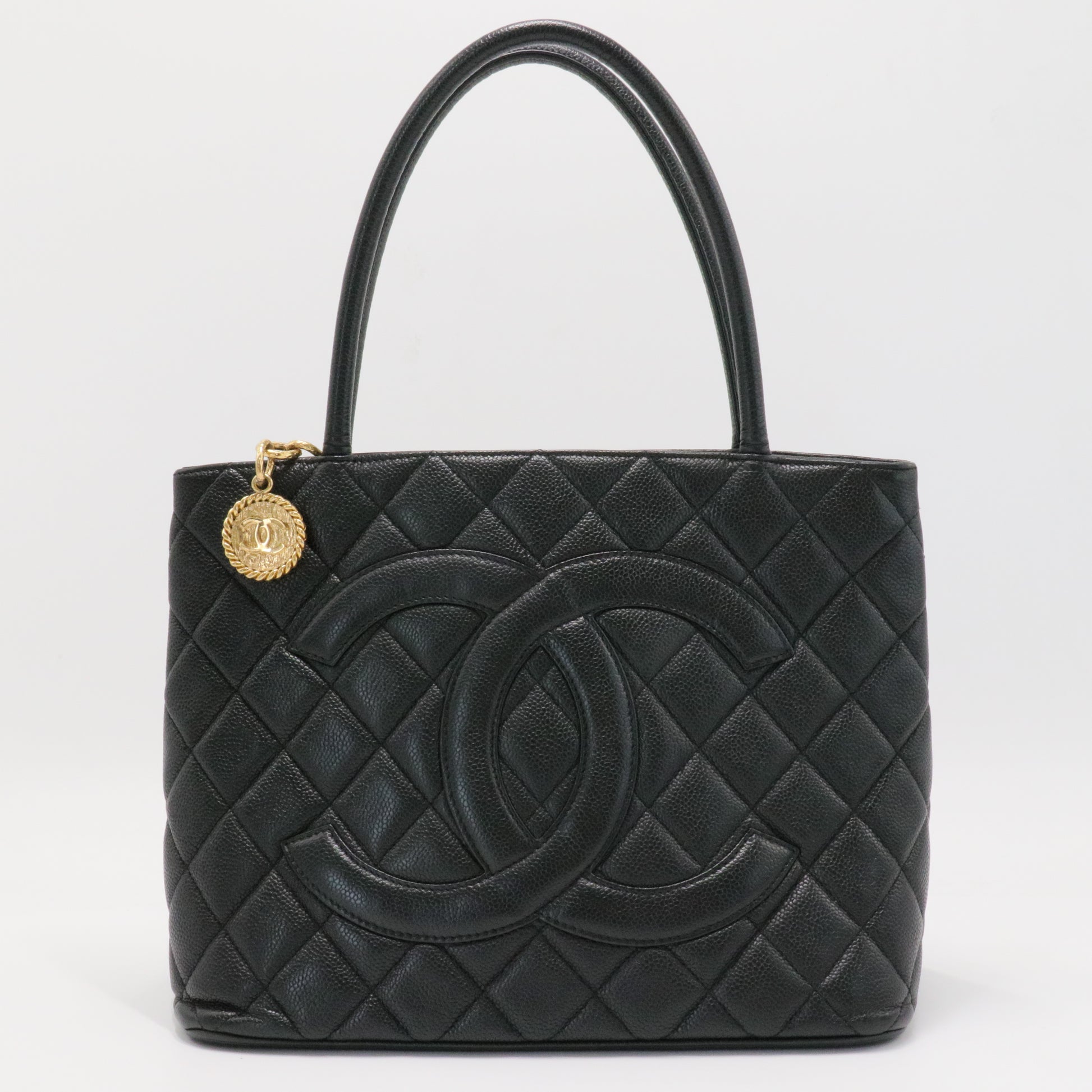 Medallion Tote Quilted Caviar