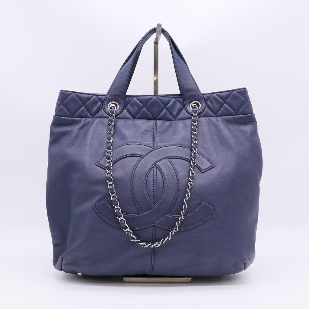 Chanel On The Road Tote B23041