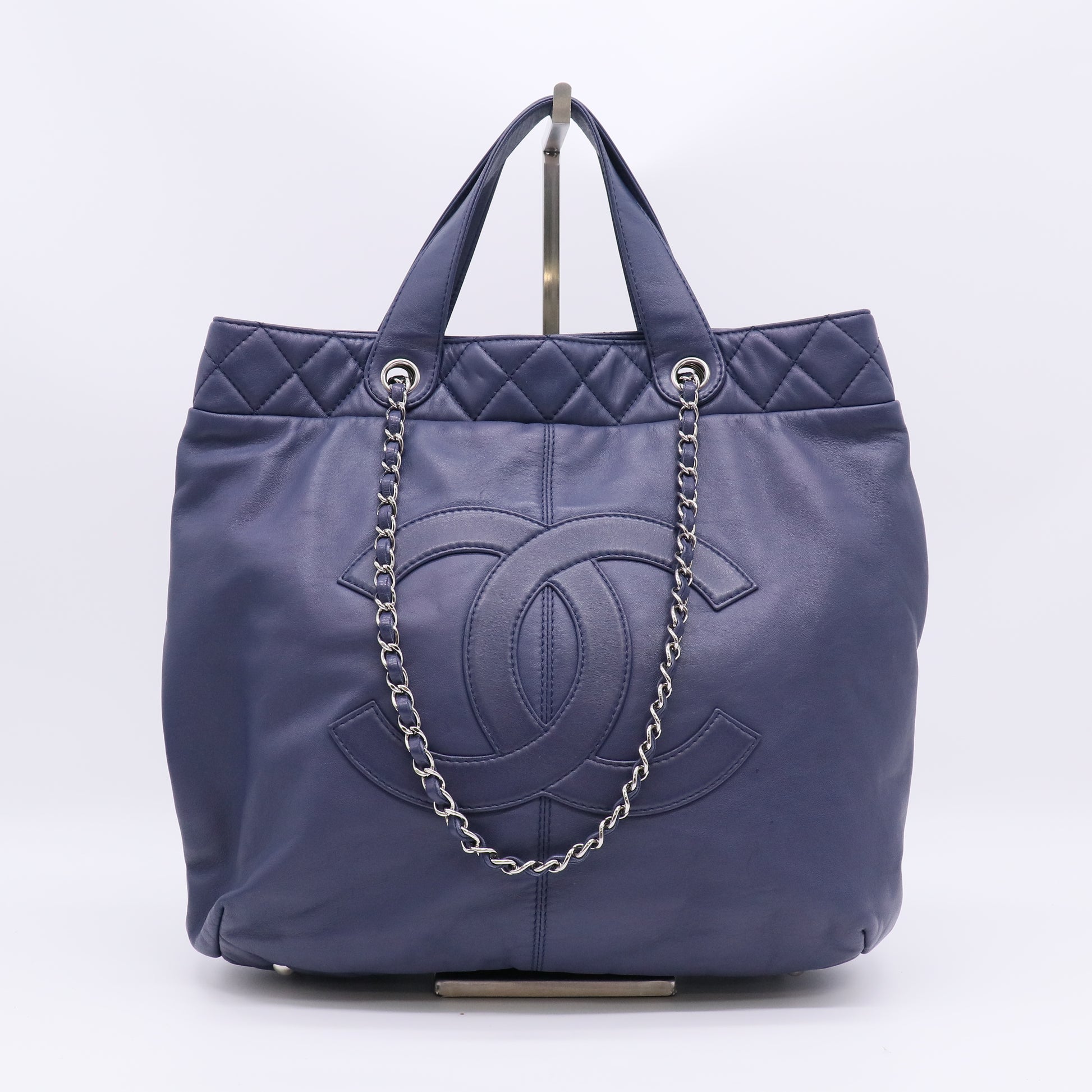 Chanel On The Road Tote B23041
