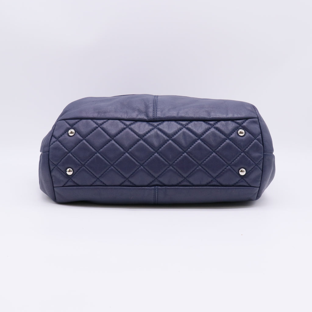 Chanel On The Road Tote B23041