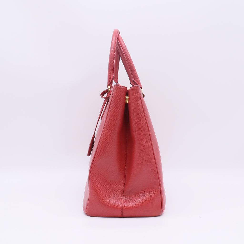Saffiano Leather Galleria Double Zip Medium B23194