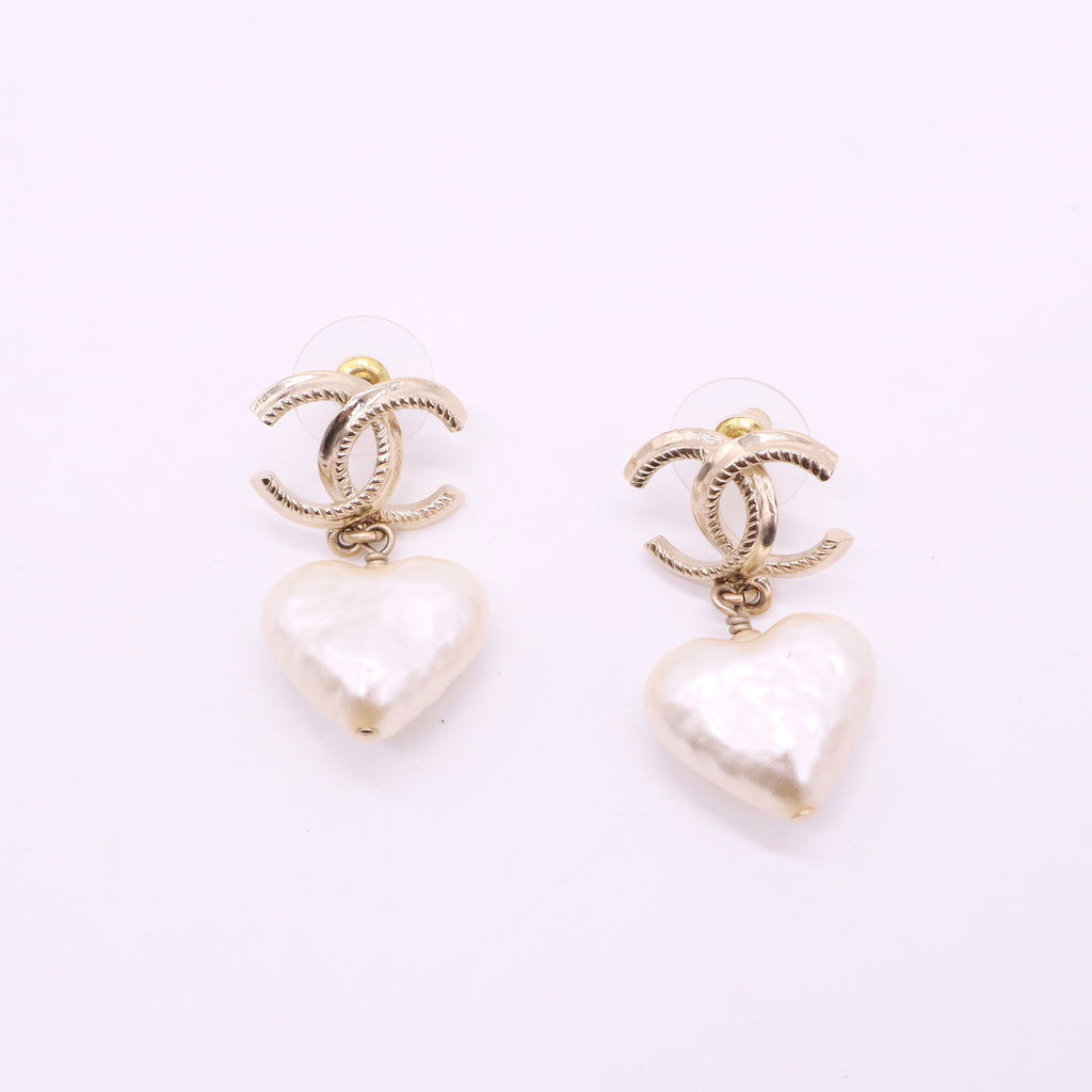 Pearly White 22C DUBAI CC HEART Dangle Earrings Twins