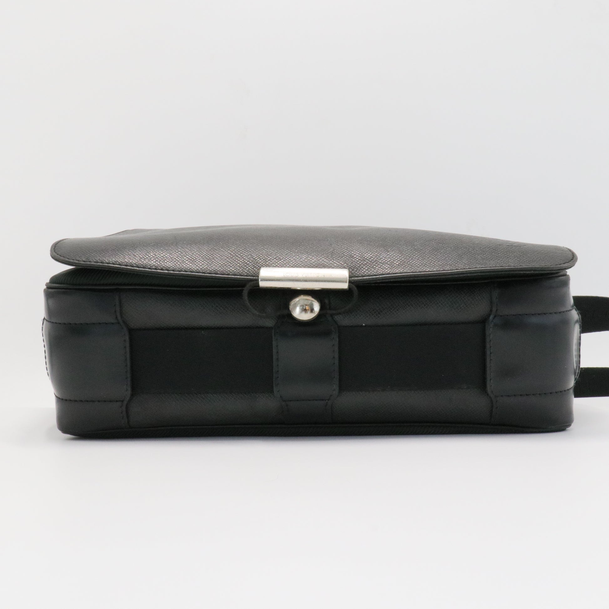 Taiga Viktor Leather Crossbody Bag