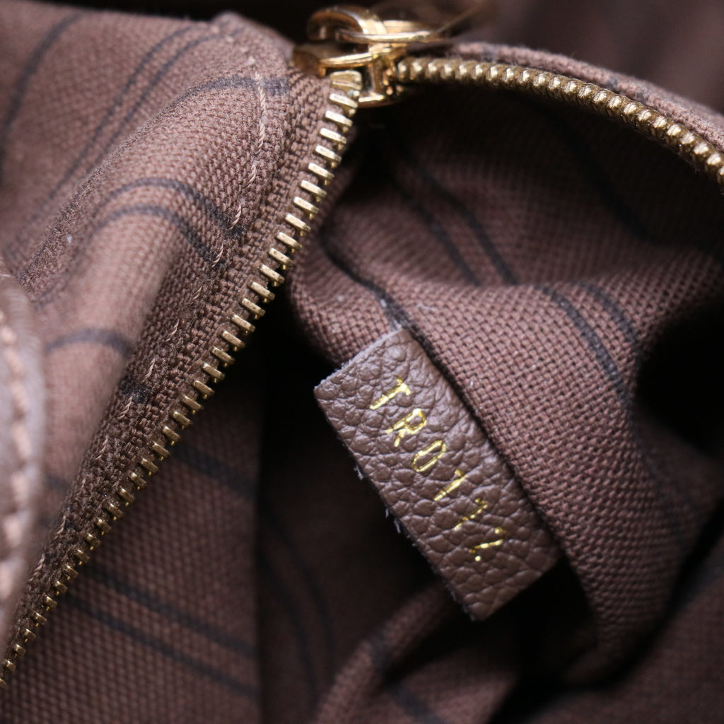 Artsy Handbag Monogram Empreinte Leather MM