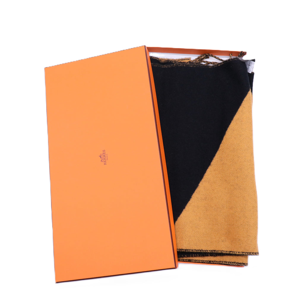 Geometric Two-Tone Wool Scarf