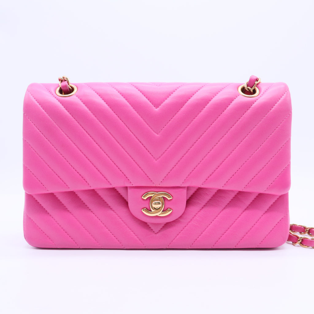 Medium Classic Chevron Lambskin Double Flap shoulder bag B20061