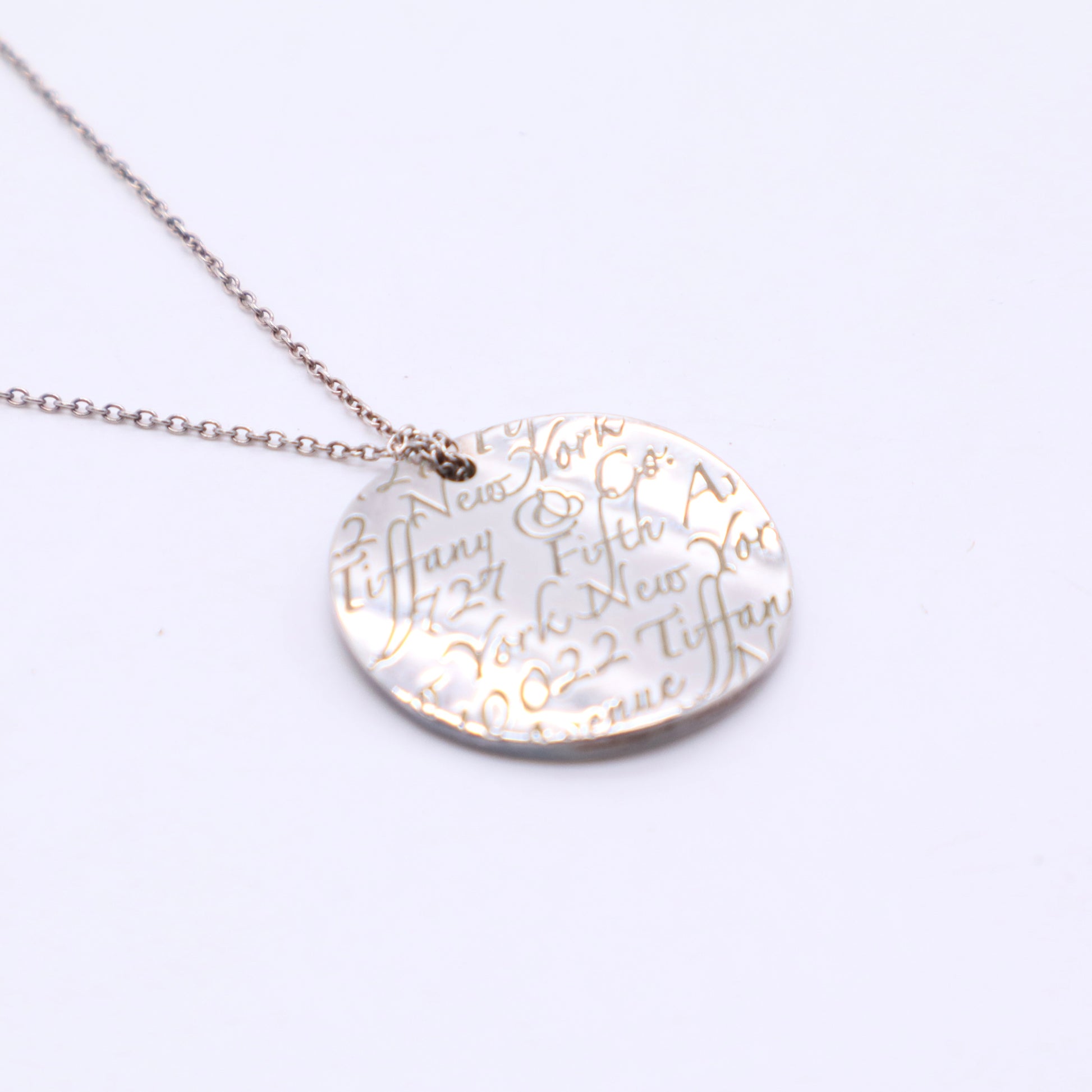 Notes Round Pendant Necklace Twins LDJ3450