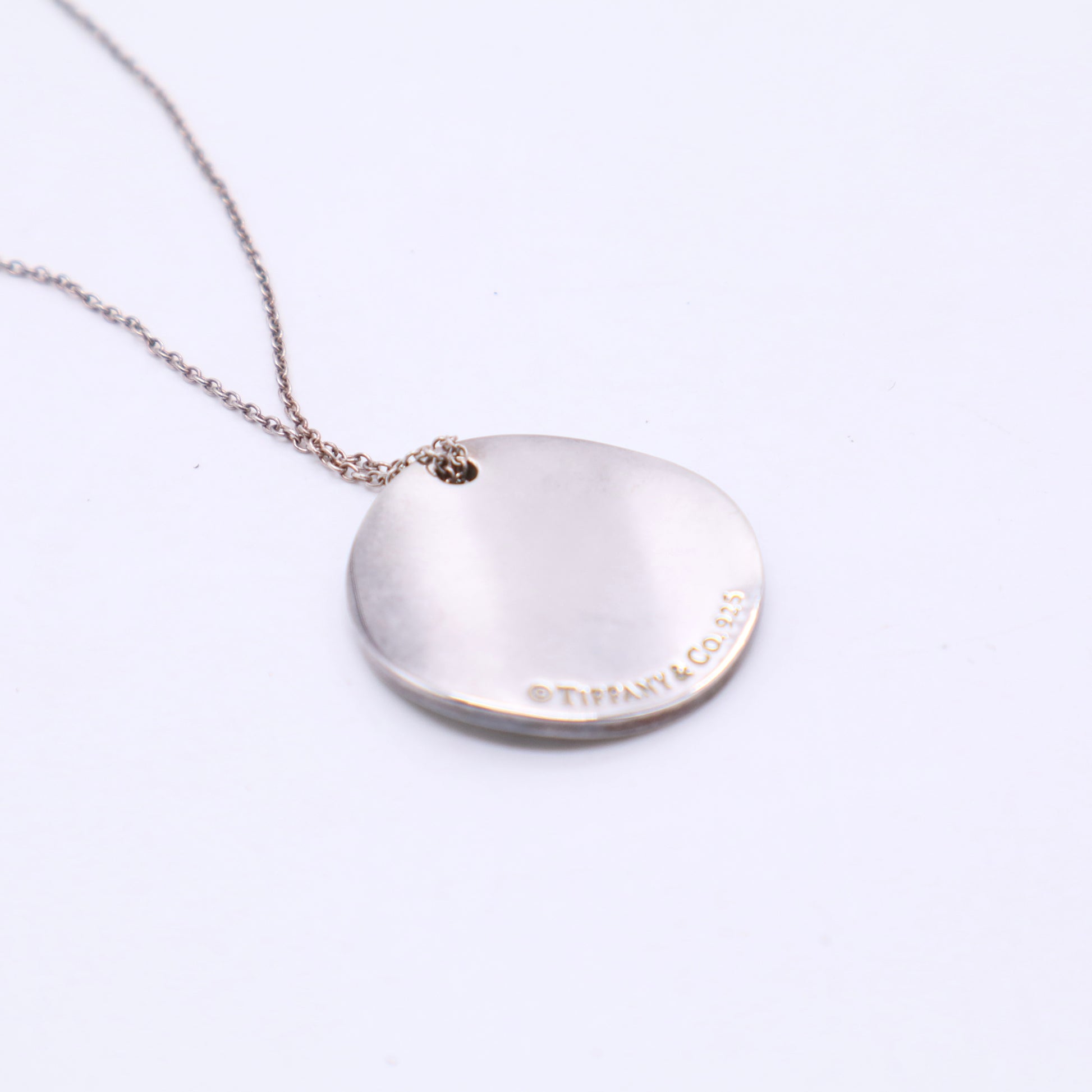 Notes Round Pendant Necklace Twins LDJ3450