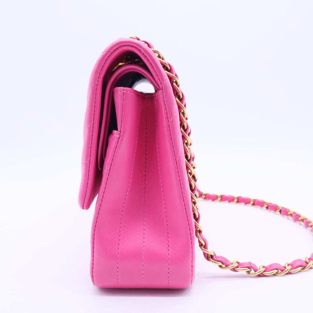 Medium Classic Chevron Lambskin Double Flap shoulder bag B20061