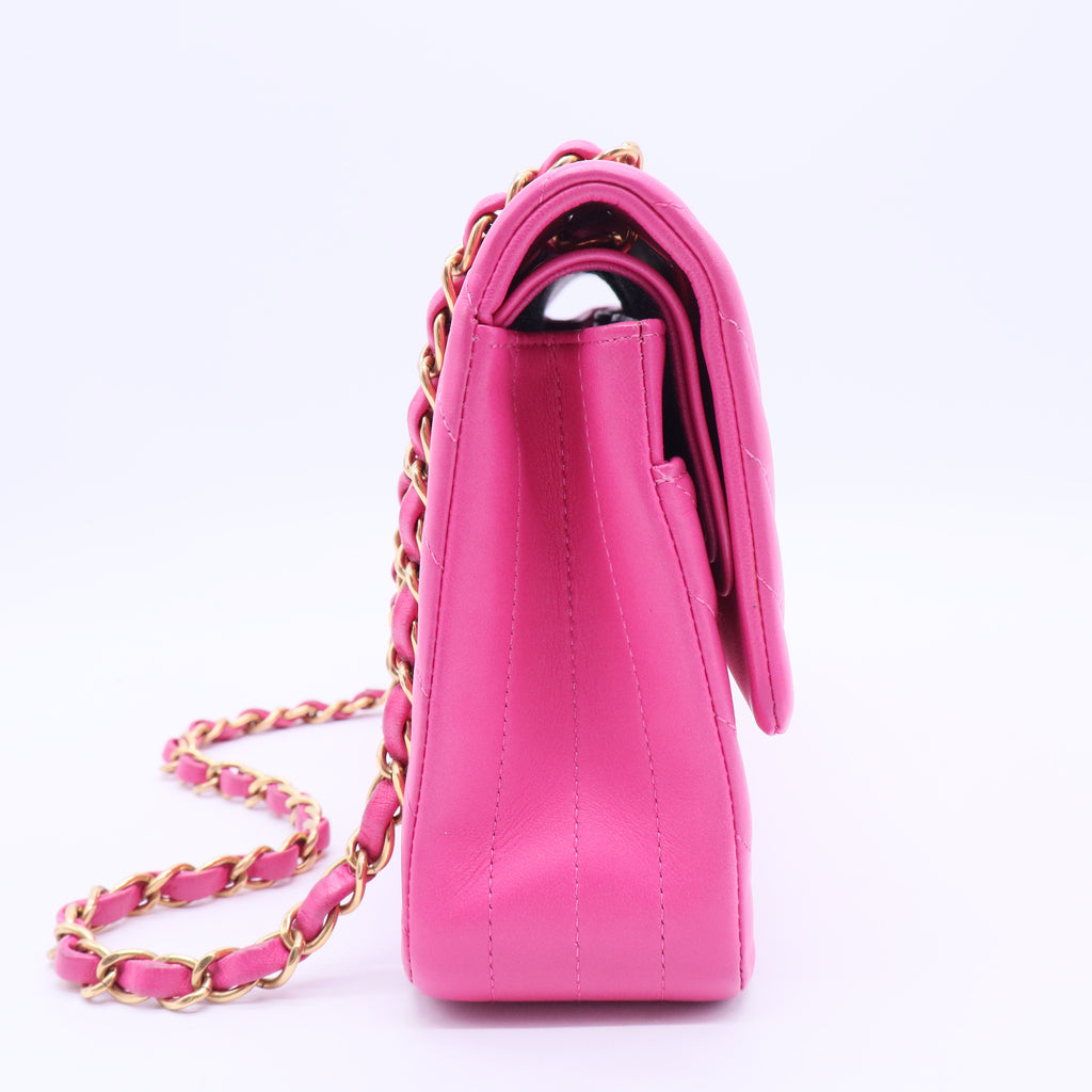 Medium Classic Chevron Lambskin Double Flap shoulder bag B20061