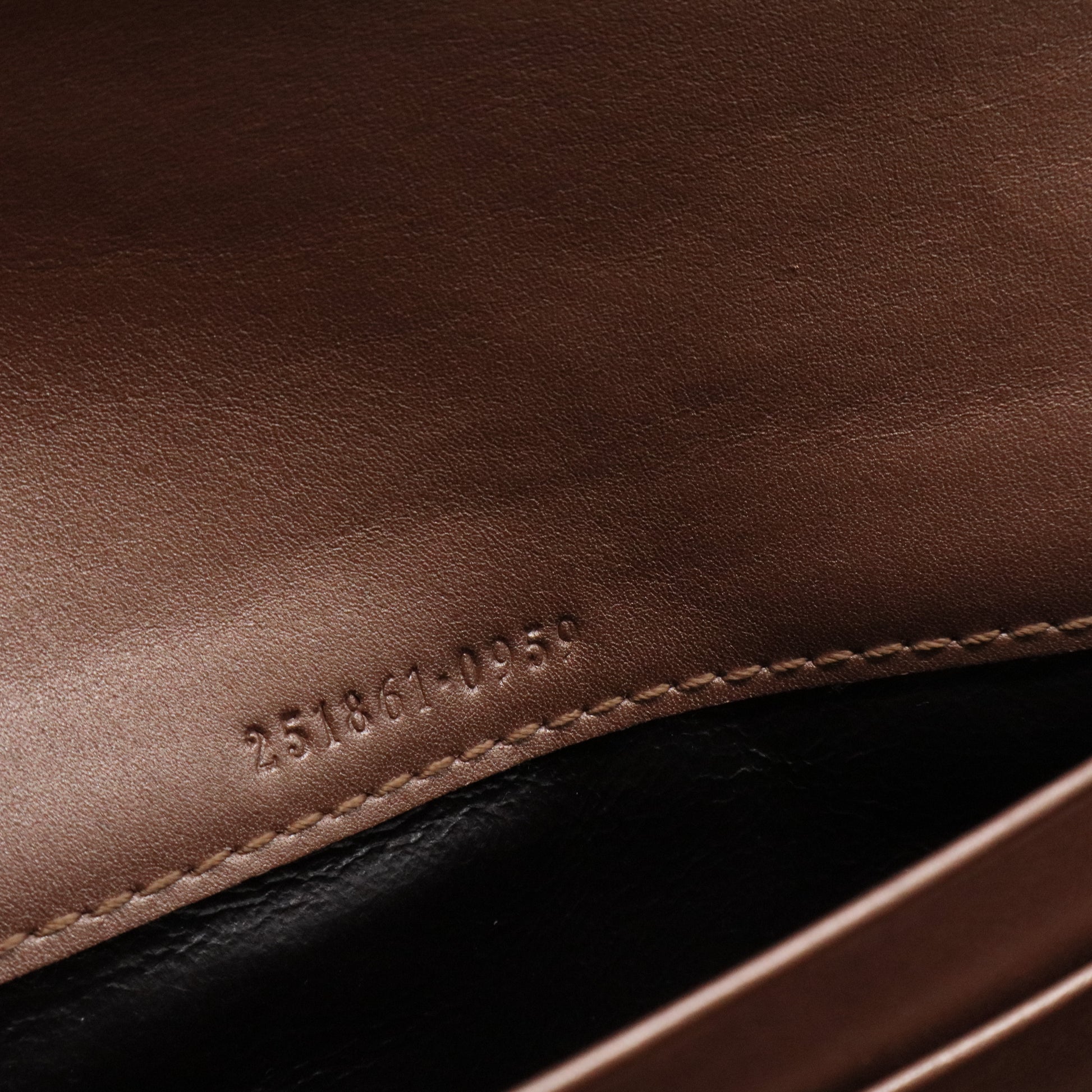 Guccissima Continental Heart Wallet Beige