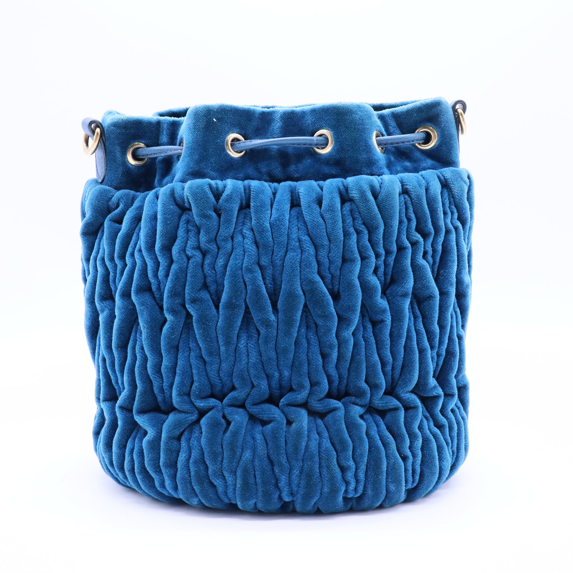 Blue velvet pleated bag