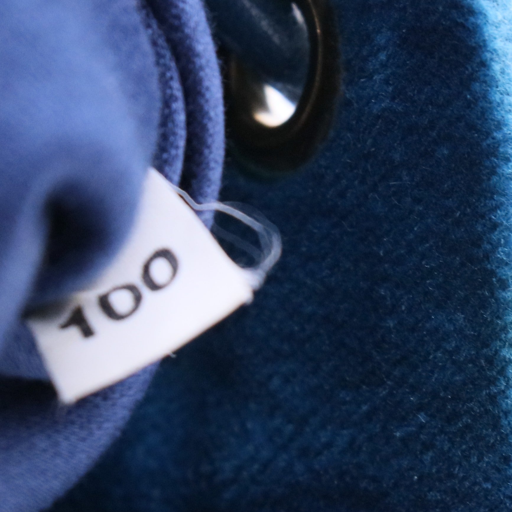 Blue velvet pleated bag