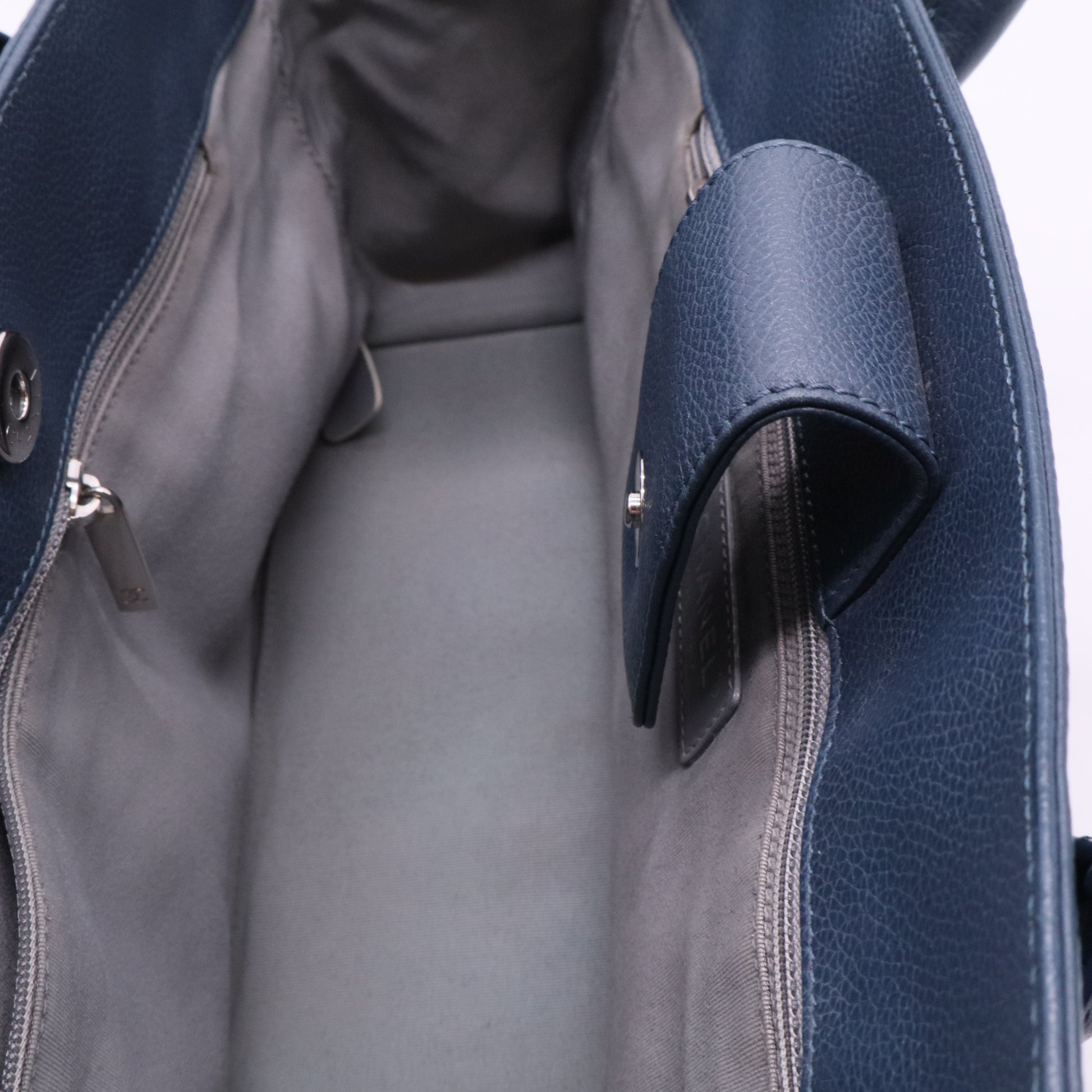 Cerf Executive Tote NM Caviar Medium