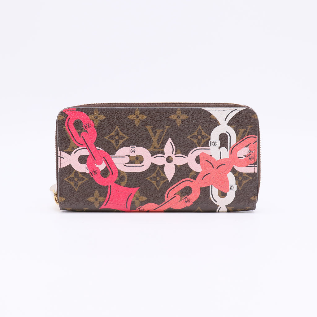 Louis Vuitton Zippy Wallet in Monogram Canvas Chains W22438