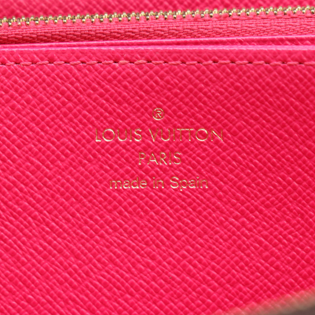 Louis Vuitton Zippy Wallet in Monogram Canvas Chains W22438