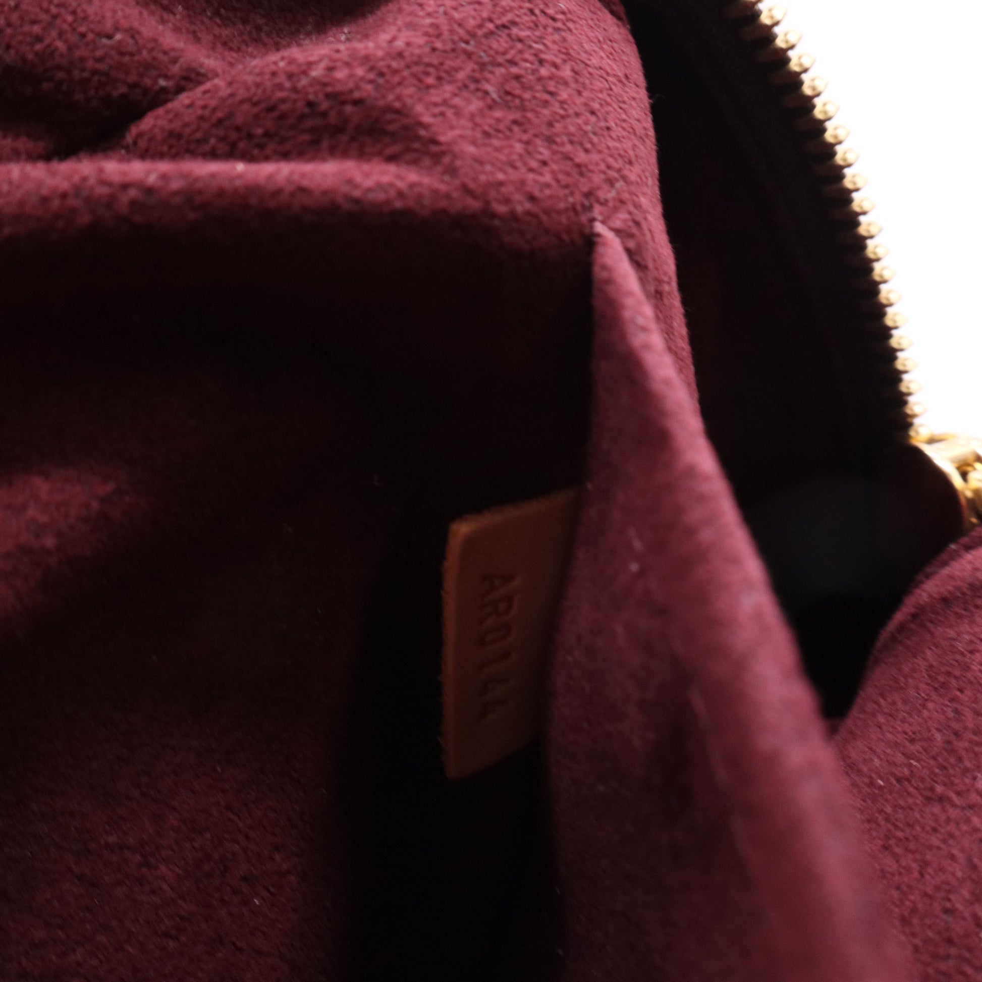 Marais Handbag Monogram Canvas BB