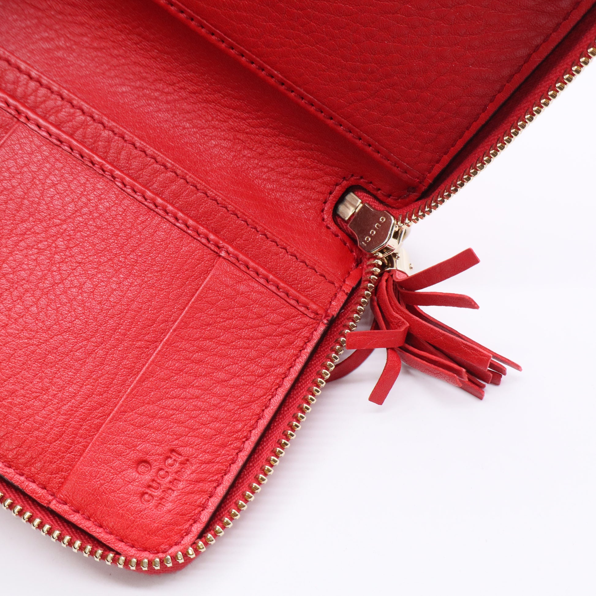 Pebbled Calfskin Soho Compact Disco Zip Around Wallet Tabasco Red