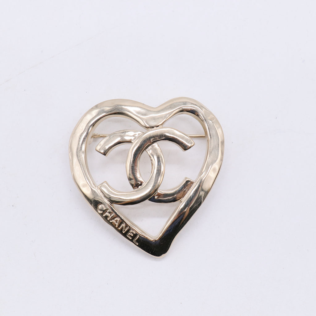 Metal CC Heart Coco In Love Brooch Gold W21309