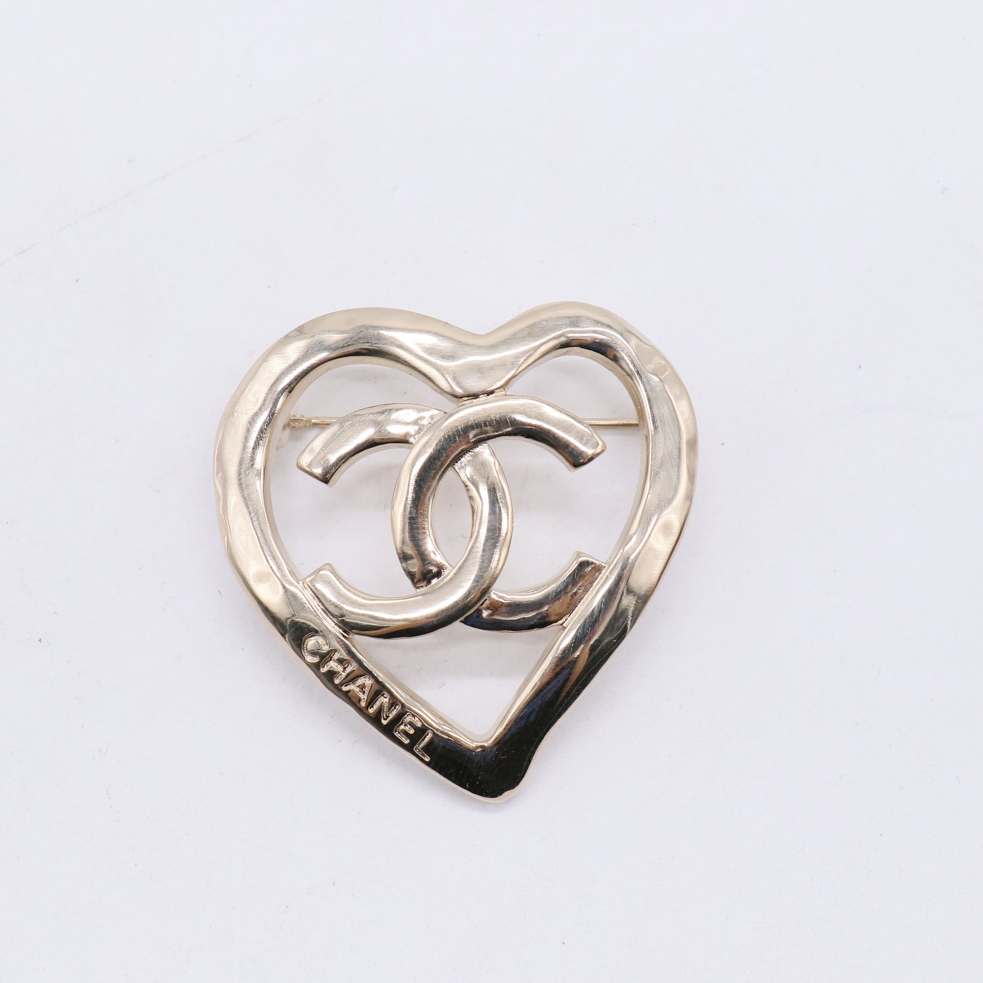 Metal CC Heart Coco In Love Brooch Gold W21309