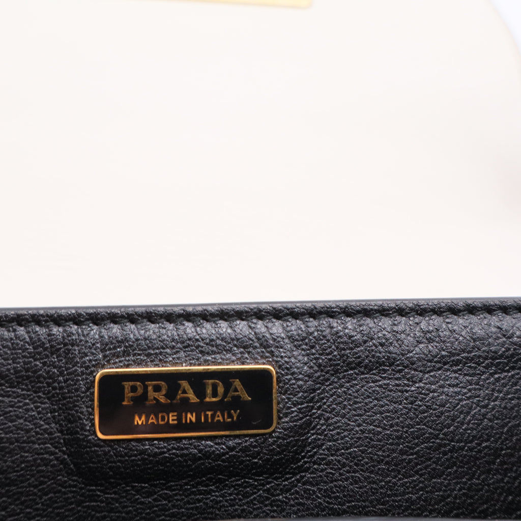 City Calf Saffiano Cahier Bag Talco Black