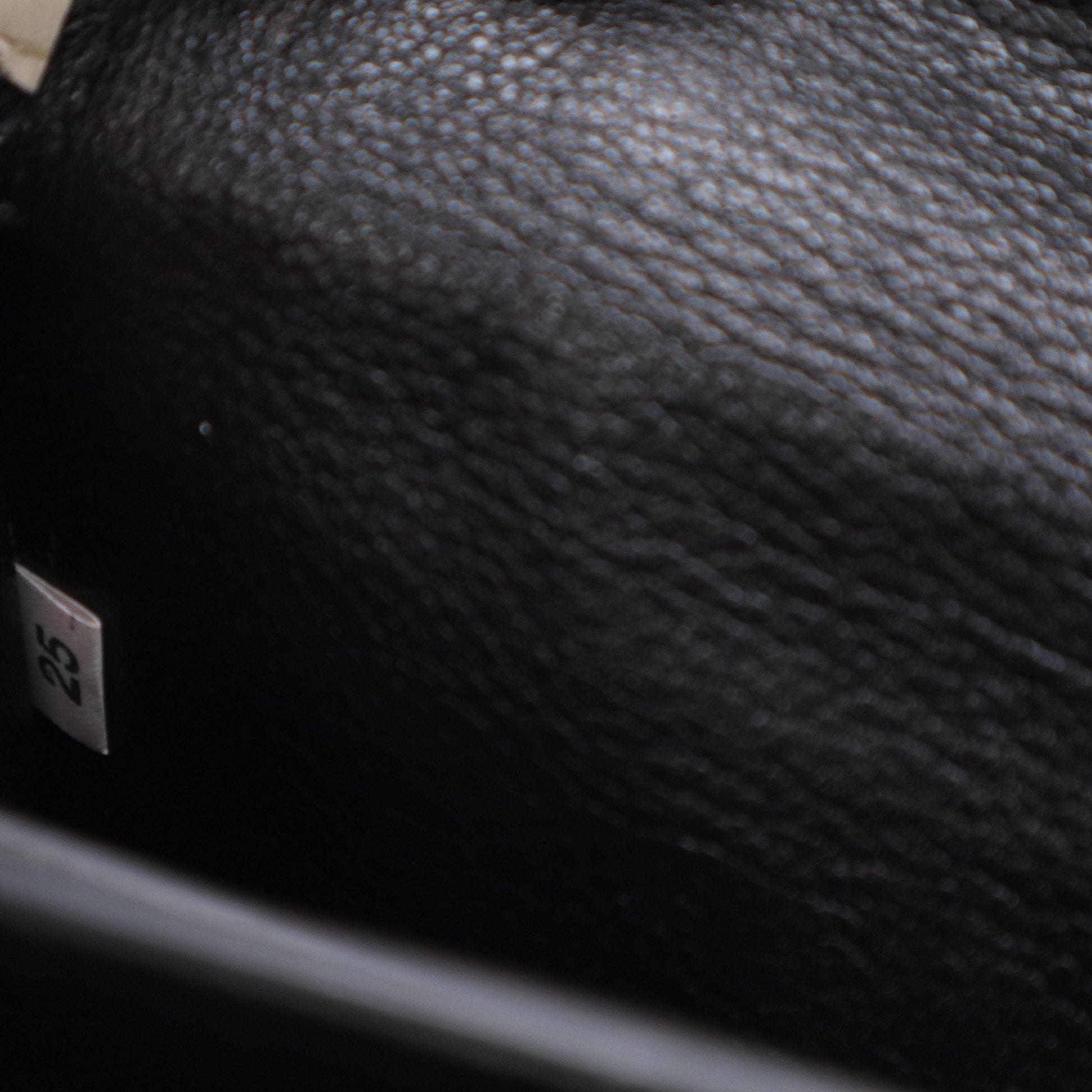 City Calf Saffiano Cahier Bag Talco Black