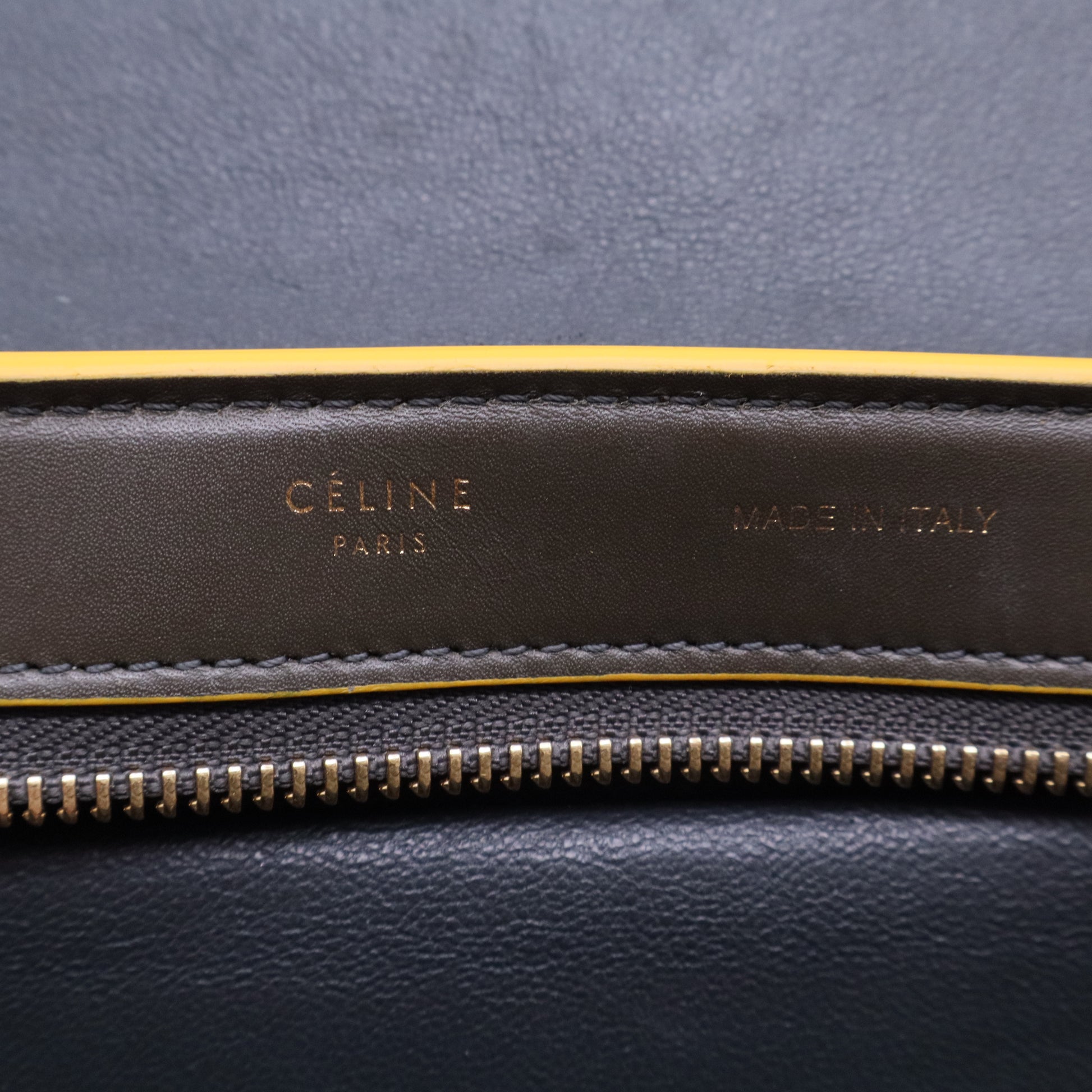 Medium Trapeze Bag B20024