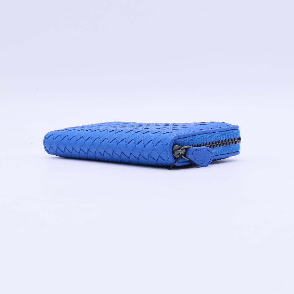 Bottega Veneta Intrecciato Zipper Wallet in Blue Twins