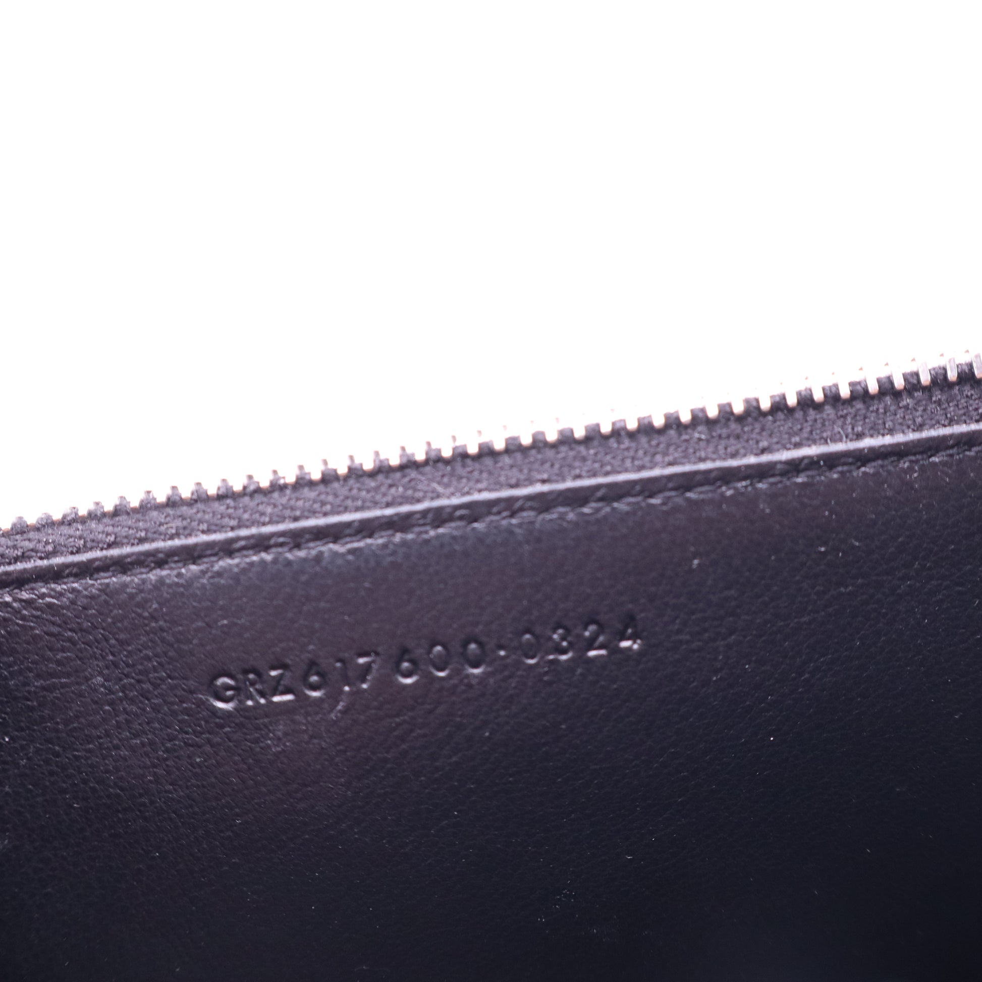 Saint Laurent Exclusive Grained Leather Fragment Zipped Card Case W21378