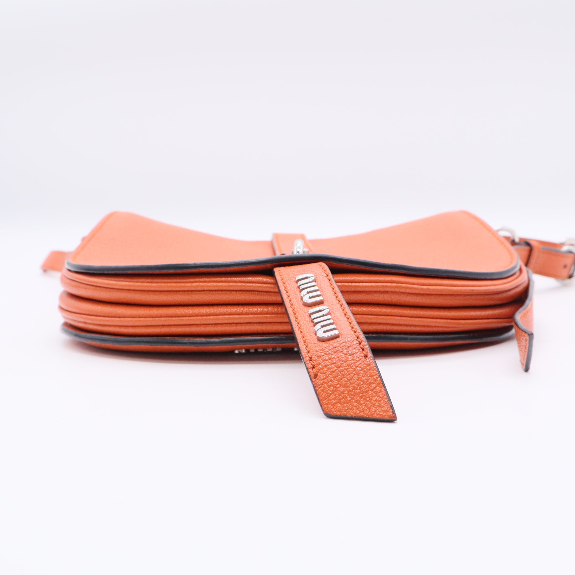 Leather Shoulder Bag B20733