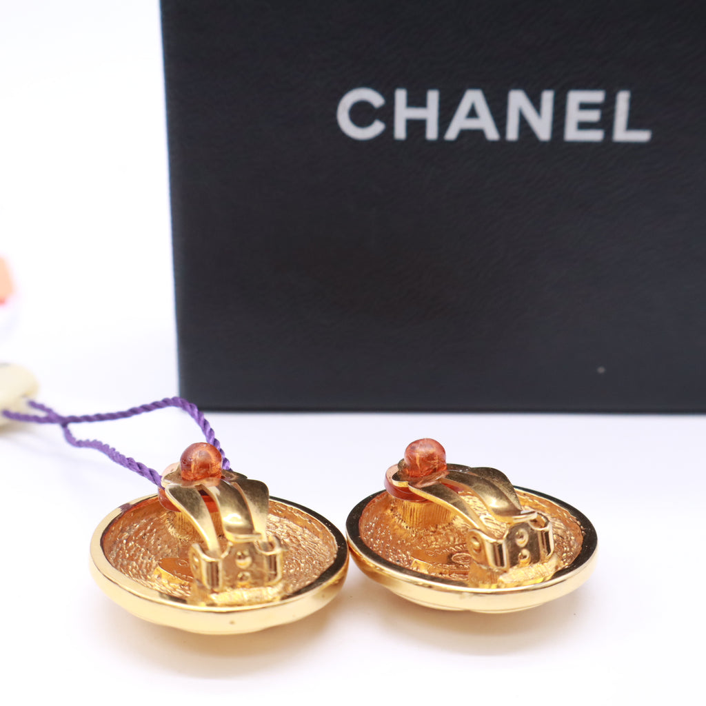 Chanel Vintage Quilted CC Round Gold-Plated Clip-On Earrings twins LDZ742