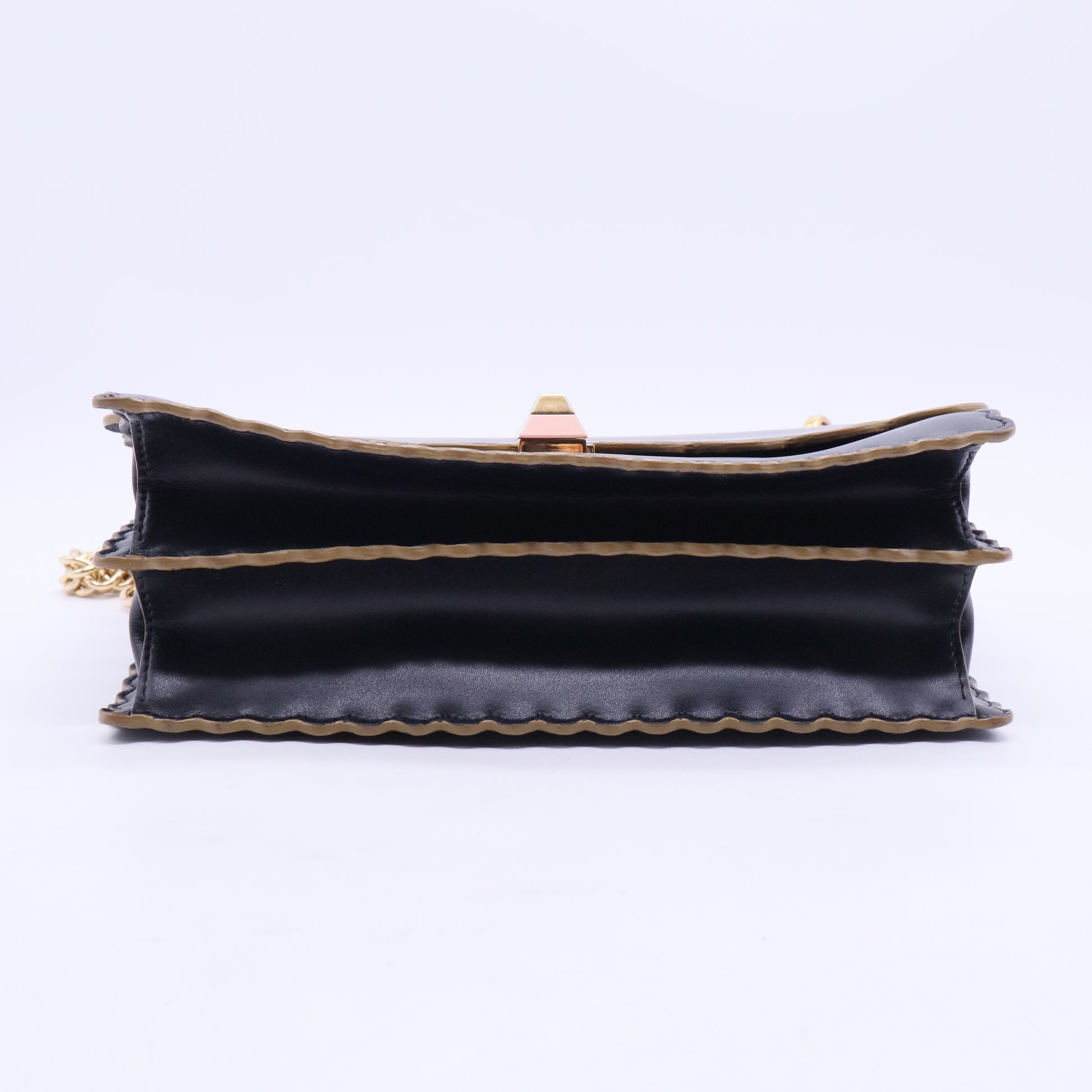 Vitello Liberty Scalloped Studded Kan I Shoulder Bag Black LDM-1813