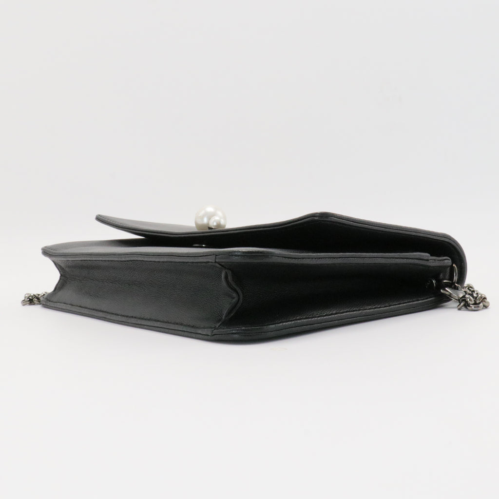 Smooth Lambskin Tribale Chain Wallet Black