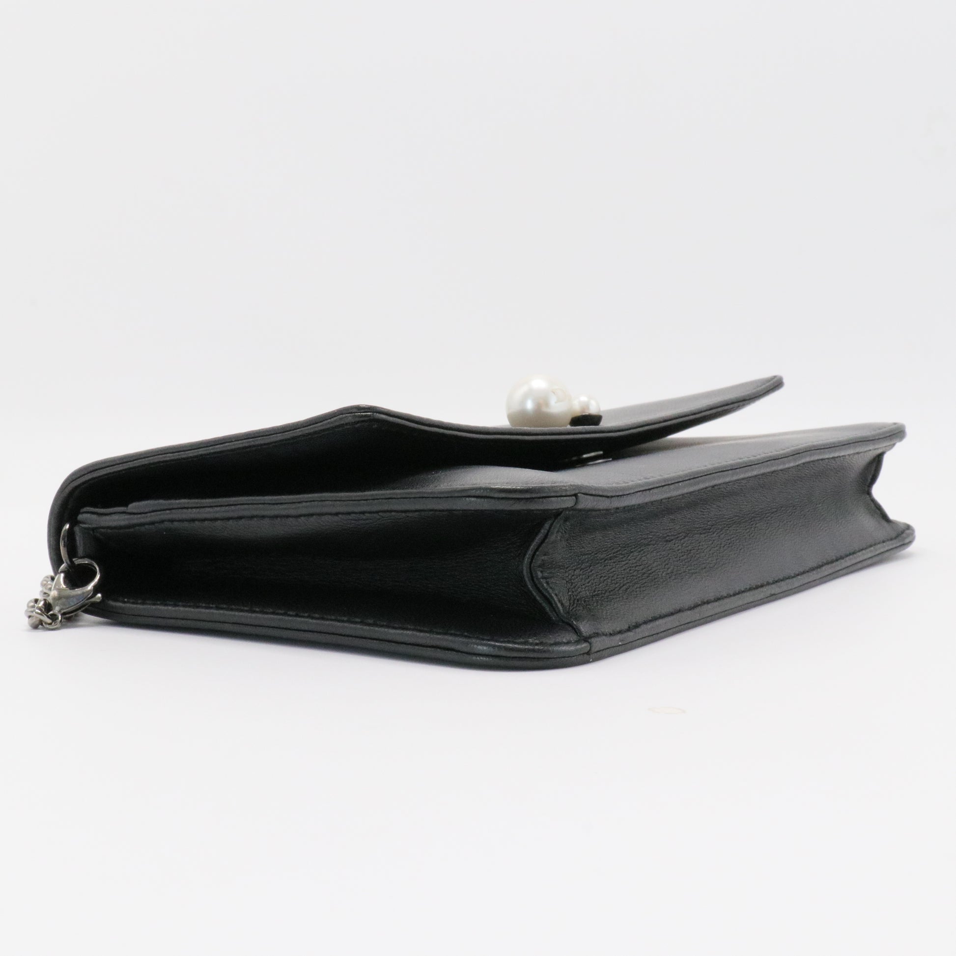 Smooth Lambskin Tribale Chain Wallet Black