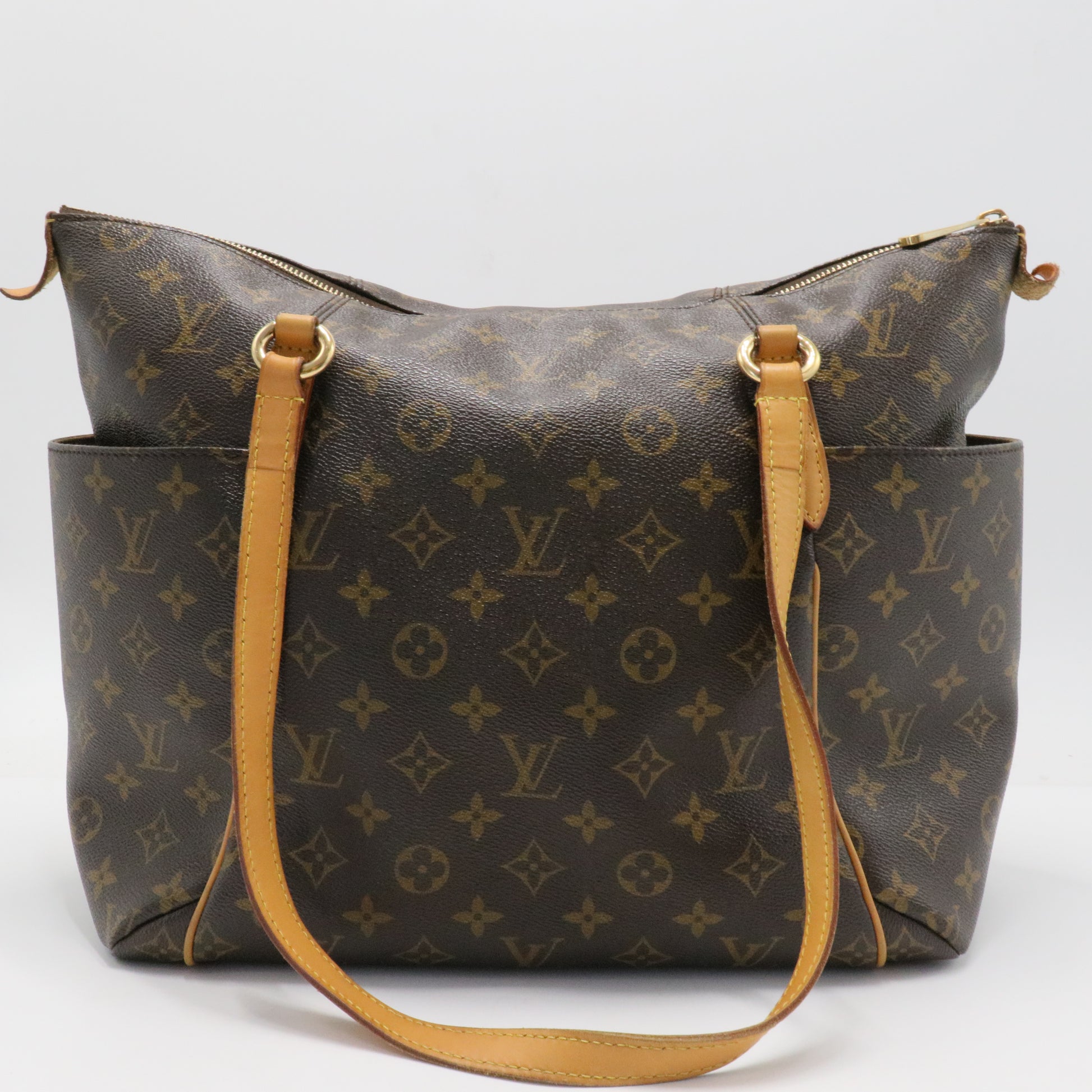 Totally Handbag Monogram Canvas MM